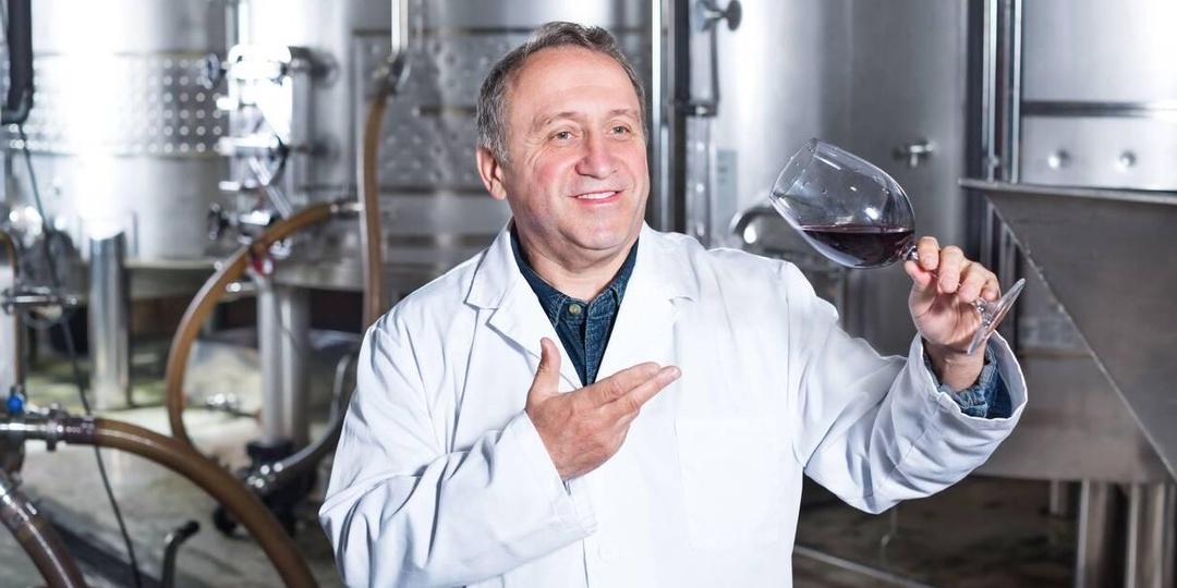Бывший сотрудник винного завода разрушил 5 мифов о вине, в которые многие верят