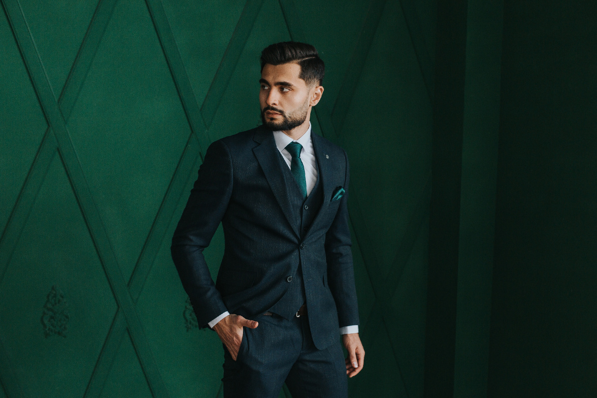 Мужской костюм тройка в черном цвете  Mazaltovman