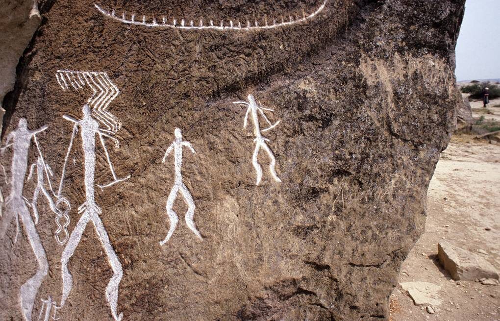Наскальные рисунки. © Альберт Тавакалов/Фотохроника ТАСС