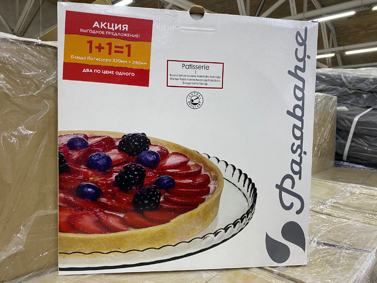 В наборе два блюда размером 32 и 28 сантиметров.