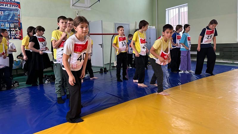    Школьники сдавали ГТО