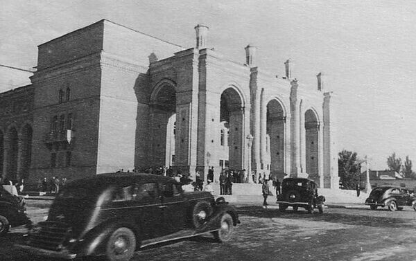 Большой театр в Ташкенте