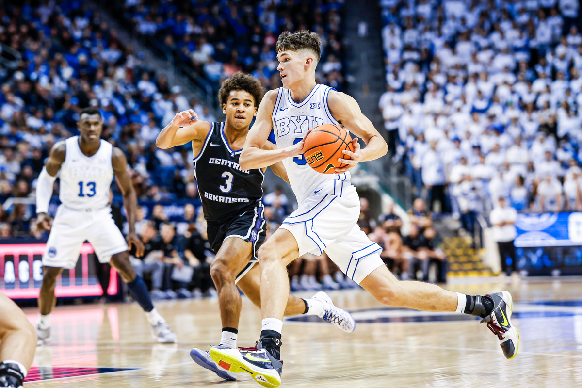 Егор Демин в матче за Brigham Young Cougars