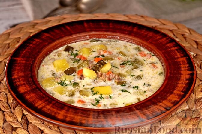 фарш свиной, картофель, огурцы солёные, лук репчатый, морковь, корень сельдерея, сливки, рассол огуречный, масло растительное, перец черный молотый, соль, зелень укропа, зелень петрушки