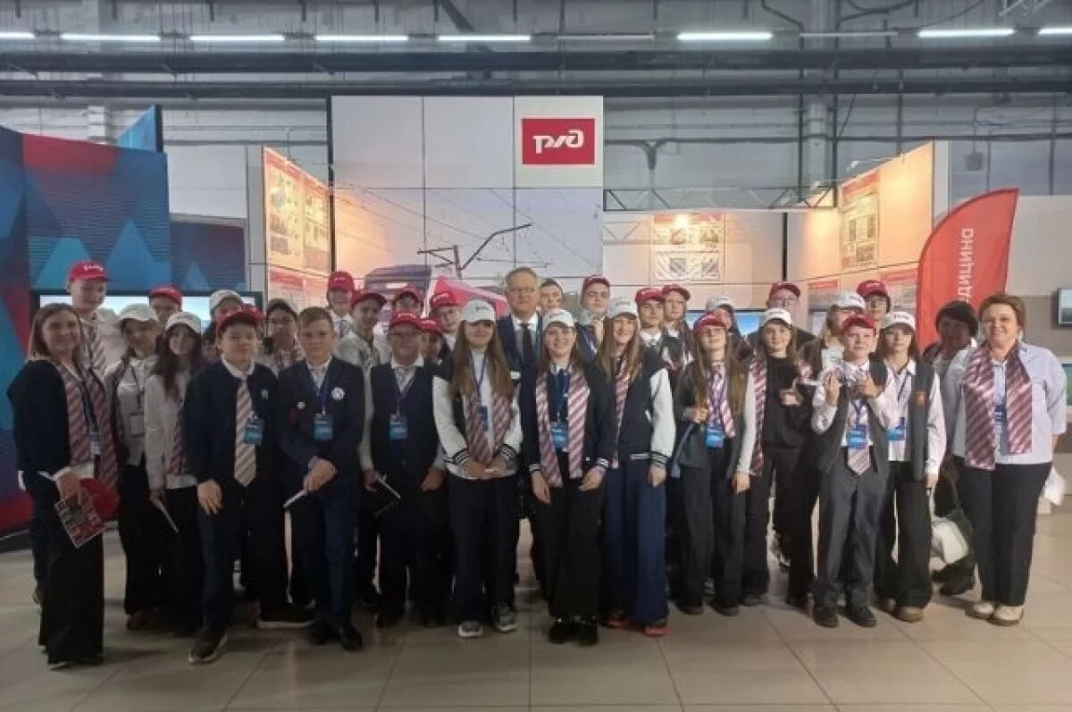    СвЖД представила на ПИПФ-2024 лучшие профориентационные практики