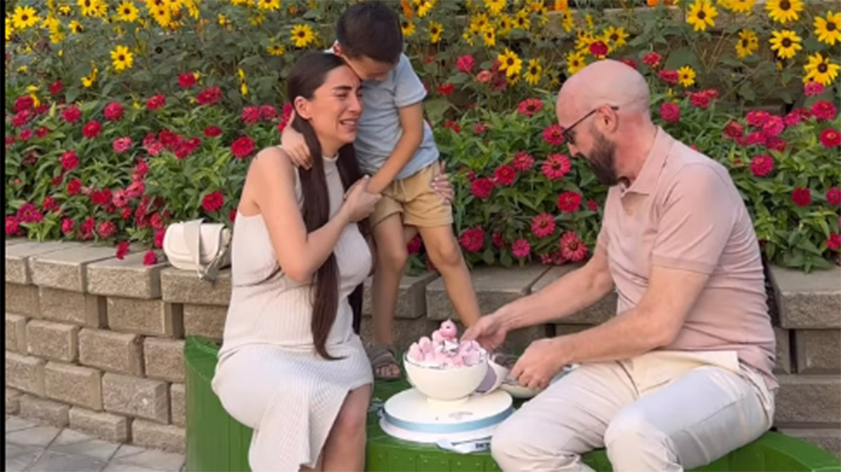 Дана Николенко с женихом и сыном. Фото: соцсети Даны Николенко