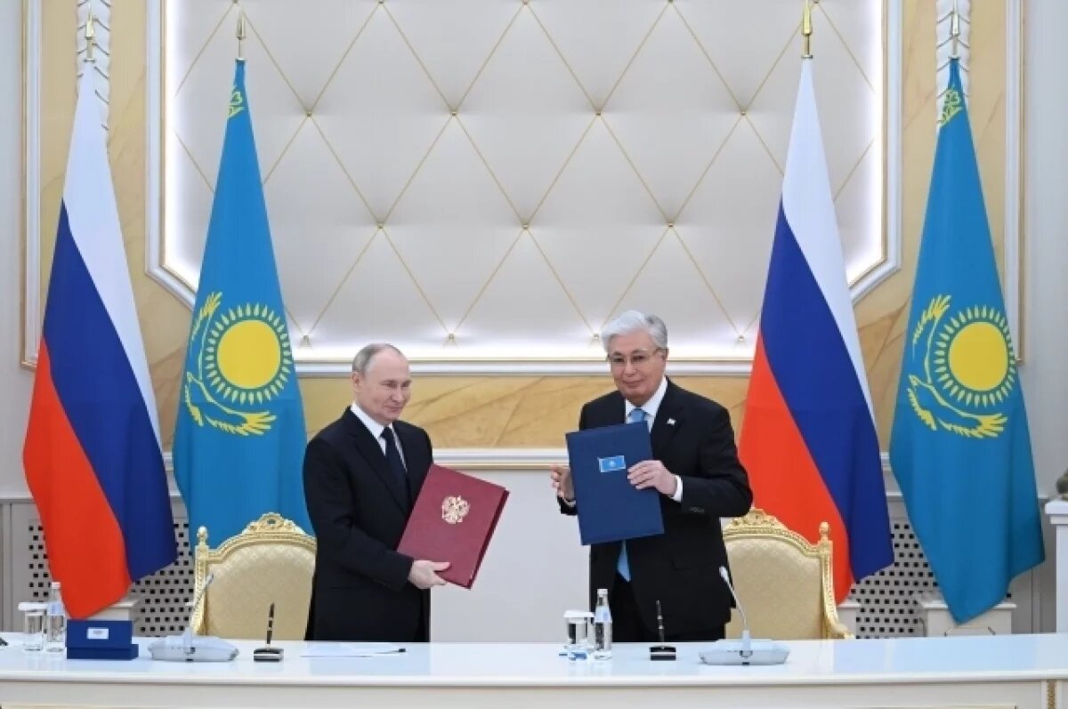    Путин: нужно делать все для укрепления отношений между РФ и Казахстаном