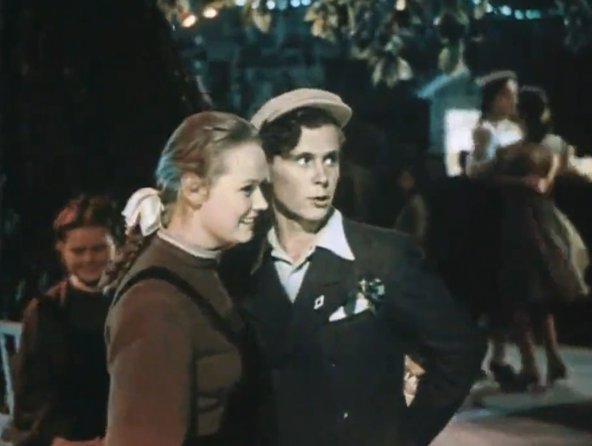 Кадр из кинофильма "Смелые люди", 1950 г., режиссер Константин Юдин, сценаристы Михаил Вольпин, Николай Эрдман, композитор Антонио Спадавеккиа (скриншот) 