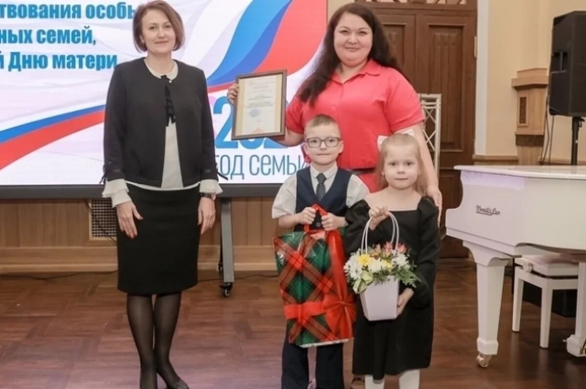    В нижегородских семьях воспитываются более двух тысяч приемных детей