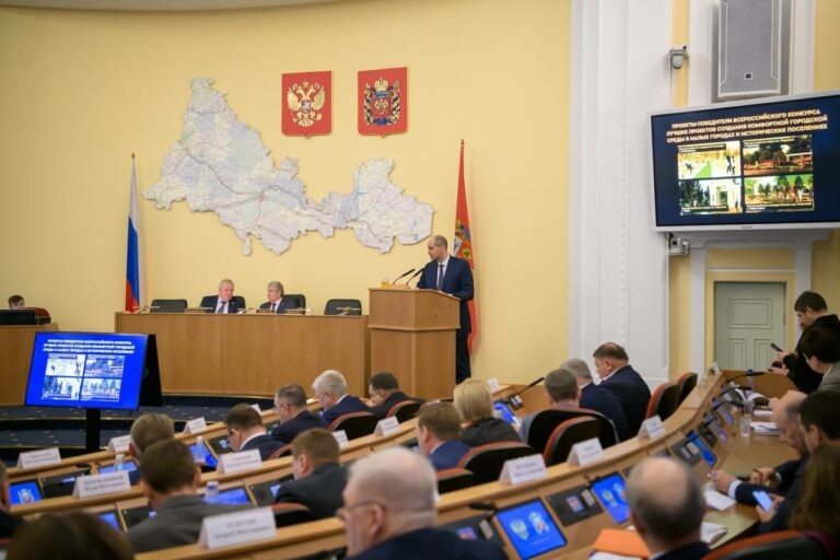    Работаем. Паслер прокомментировал принятый в первом чтении проект бюджета Оренбуржья Белов Михаил Александрович