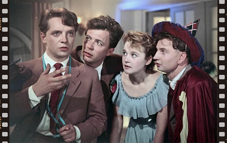 кадр из фильма - «Карнавальная ночь»