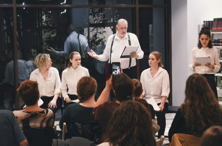    Фото: ВГБИЛ Дмитрий Евстратов