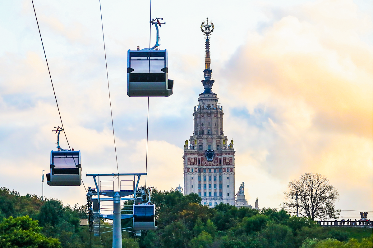 Канатная дорога на Воробьевых горах/Фото: Антон Новодережкин/ТАСС
