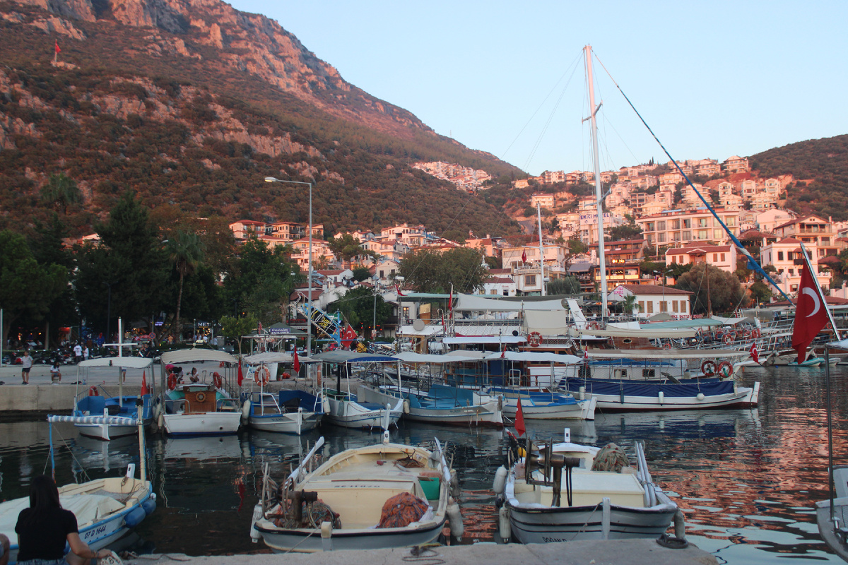 Кораблики для туристов