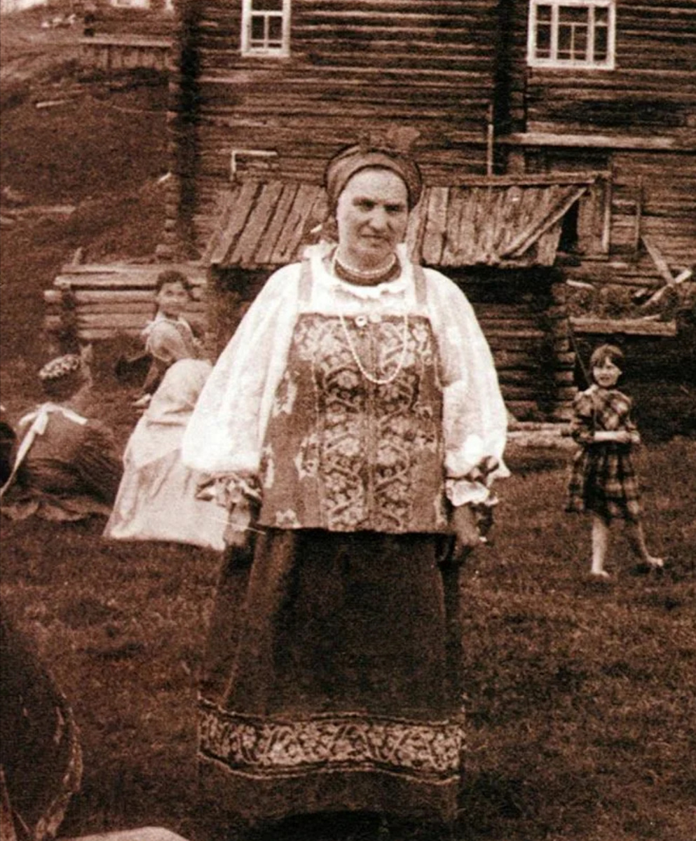 Попробуй, возрази такой! Поморская женщина начала ХХ века, архивное фото