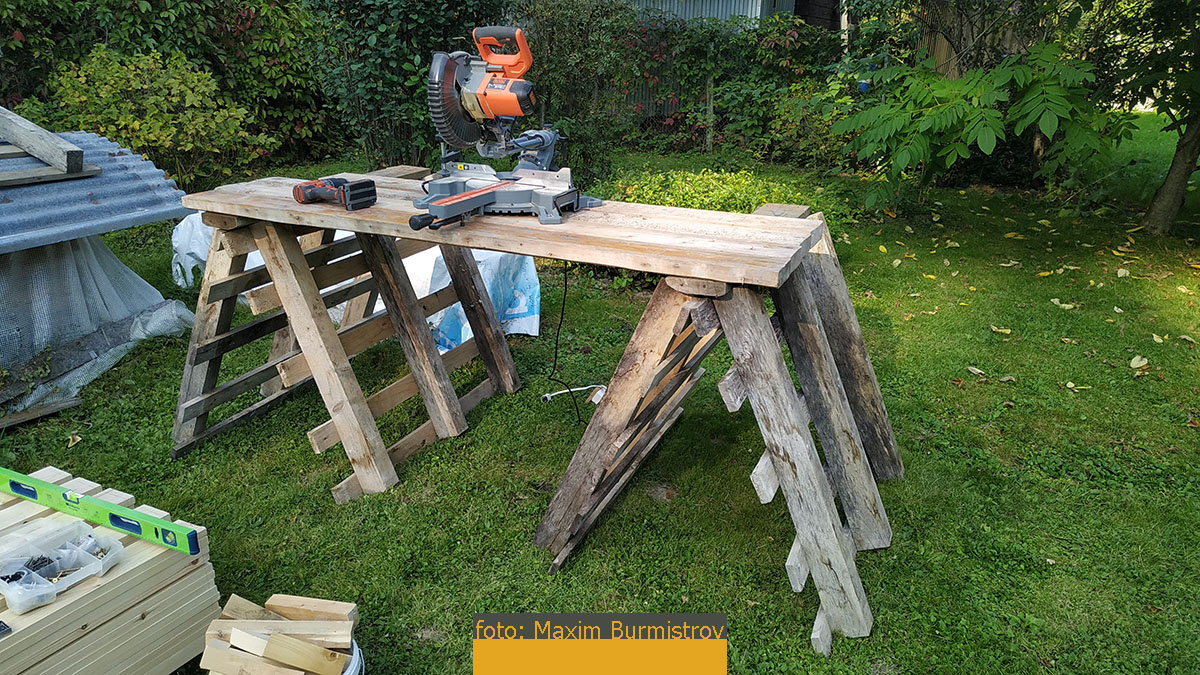 Вот такой верстачок получился, а работы то по обустройству всего минут на двадцать!