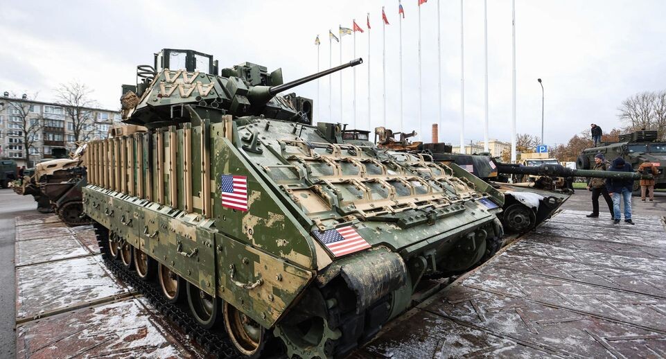    Трофейная БМП Bradley в Москве. Artem Priakhin/Keystone Press Agency / Global Look Press