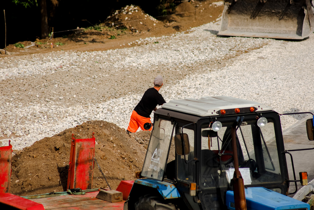 Уже заключен контракт на ремонт дорог Новая Мельница – Лешино и участка дороги Москва – Санкт-Петербург – Бронница – Мшага.  Фото: Фото: ФедералПресс / Елена Майорова