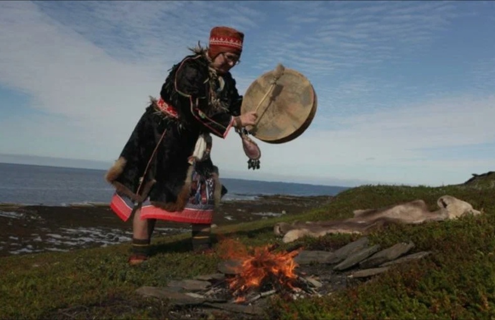 Шаман в танце.