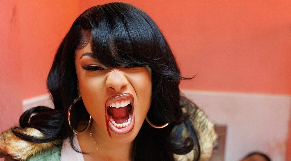     Меган Ти Сталлион на съемках клипа «Roc Steady» / Фото: соцсети Меган Ти Сталлион