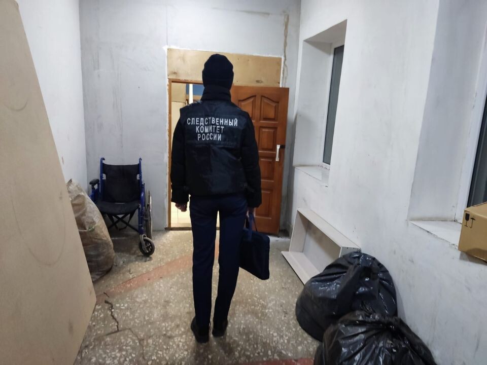    Следователи на месте ЧП. Источник: СУ СКР по Алтайскому краю