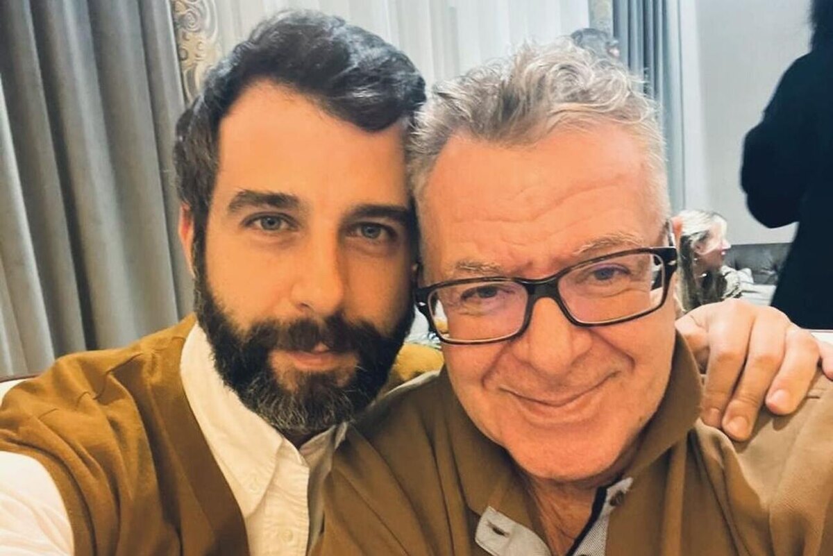    Иван Ургант с отцом Социальные сети