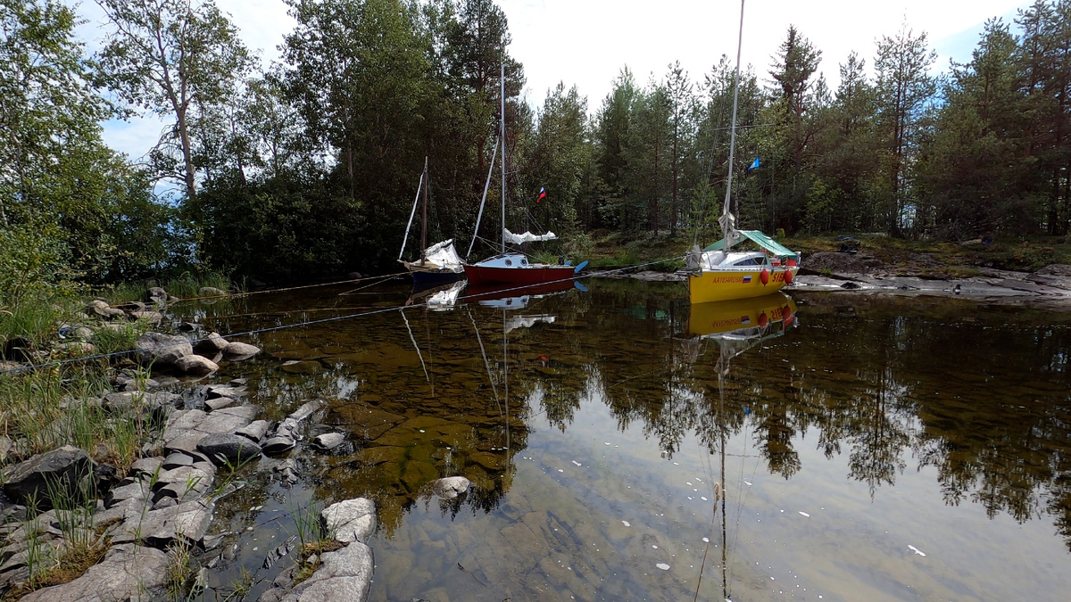Бухточка на три лодки на Петрострове