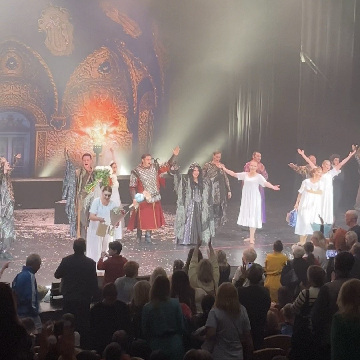 Поклоны после спектакля