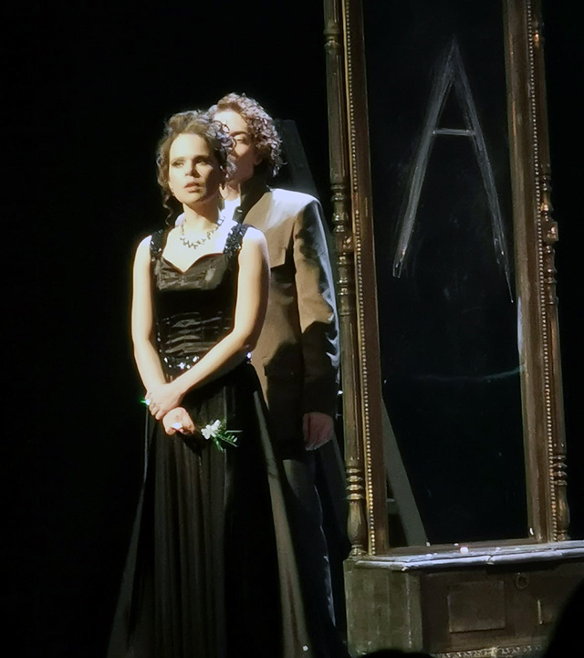 Спектакль-дайджест «Анна Каренина» в Тверском театре драмы вызывает много споров