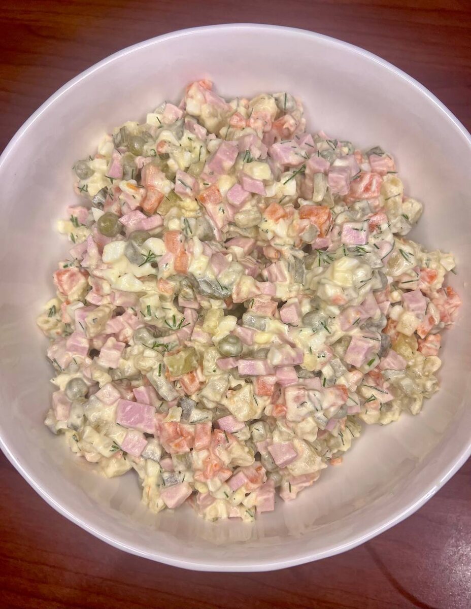 *Добавьте в салат зелень и он заиграет новыми красками