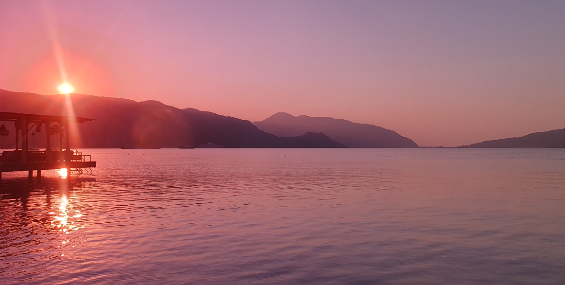 Как можно быть негативным, когда видишь такие рассветы