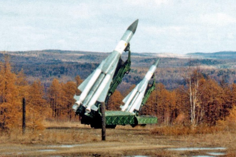 Фото пусковой установки ЗРС С-200 на полевой позиции, найденное в интернете на сайте Вестник ПВО.