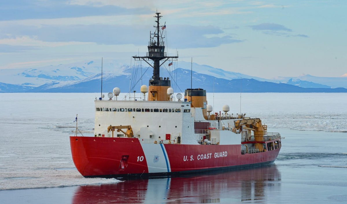 Американский тяжелый ледокол USCGC «Polar Star»