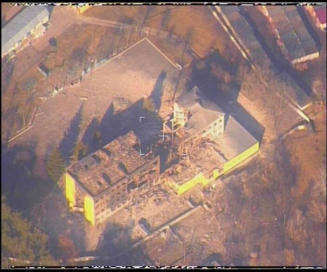 Фото для сравнения. Результат прилёта ракеты Искандера.