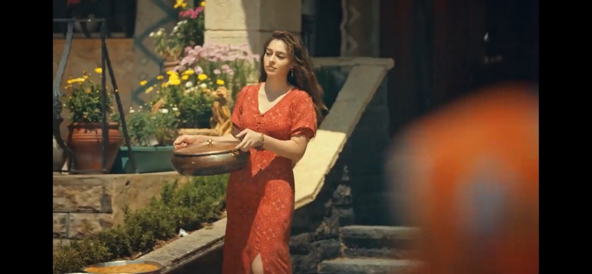 Стоп-кадр сериала "Красивее, чем ты". 