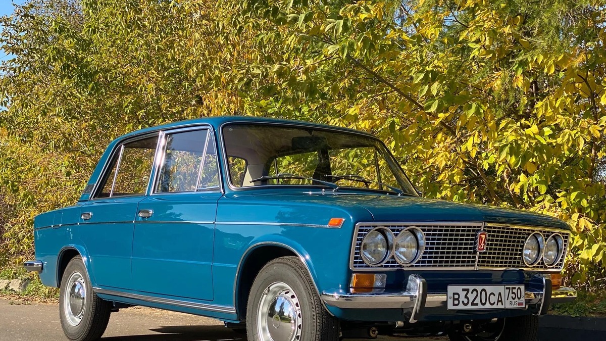 Трансмиссия: 4-ступенчатая механическая- Привод: задний.