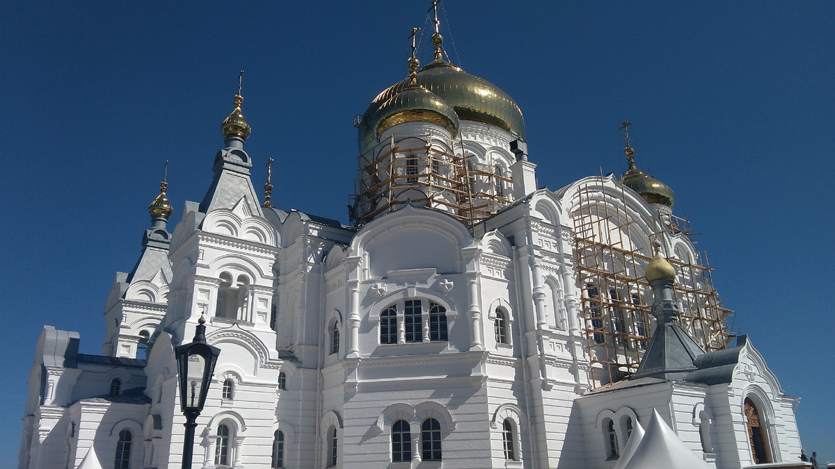Крестовоздвиженский собор. Белогорский монастырь. Пермский край