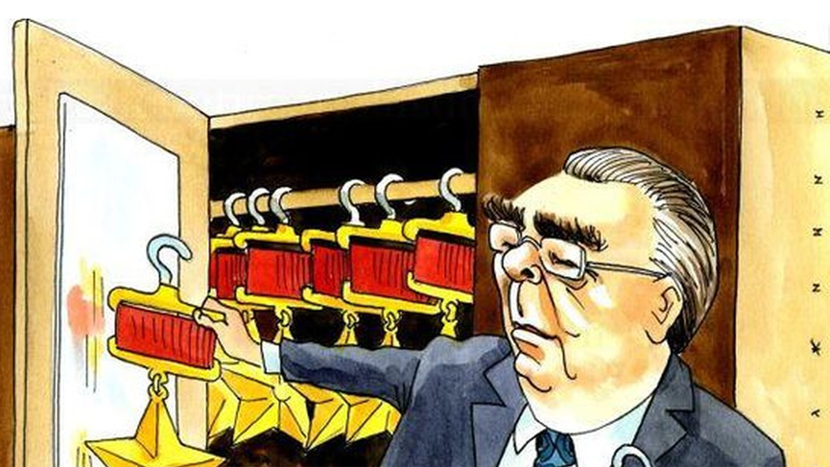 Выбирает награду