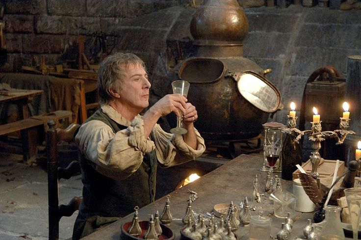 Для достижения конкурентных преимуществ и повышения привлекательности свечей для потенциальных покупателей необходимо учитывать следующие аспекты:
Использование алюминиевых форм:
Долговечность: Алюминиевые формы обладают более длительным сроком службы по сравнению с пластиковыми аналогами, что способствует увеличению времени горения свечей.
Эстетика: Алюминиевые формы имеют стильный и привлекательный внешний вид, привлекающий внимание потребителей.