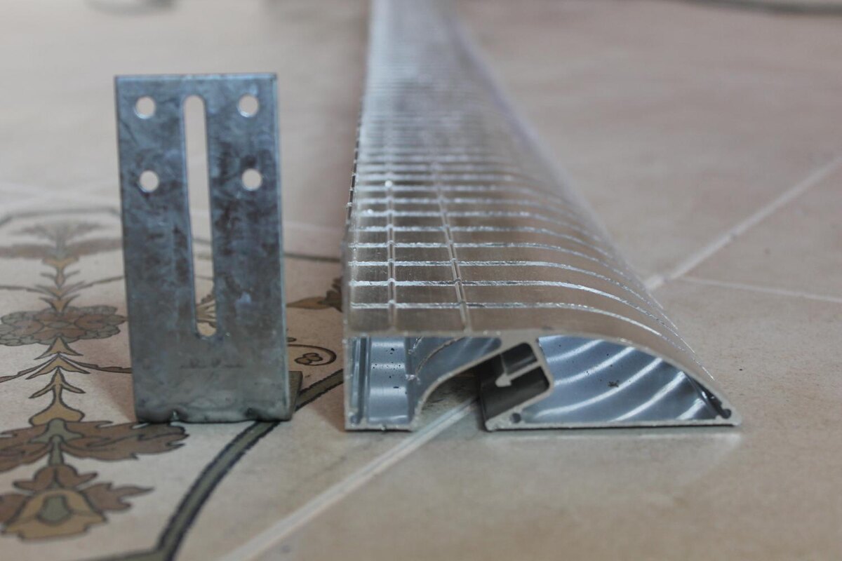 Профиль для натяжных потолочных систем