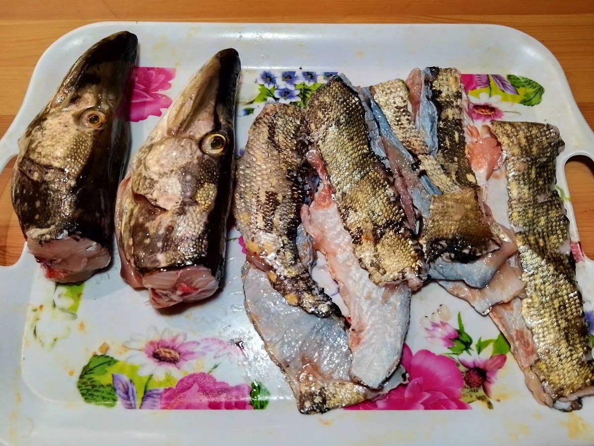 У меня щука. Пойдет любая рыба. Нужен хороший наваристый бульон. 