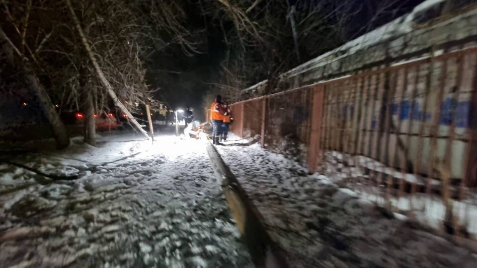    Устранение повреждение на теплосети. Источник: barnaul.org