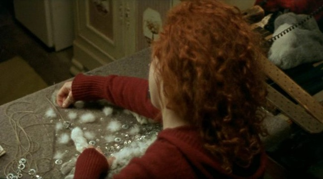 Кадр из фильма "Вышивальщицы/Brodeuses".