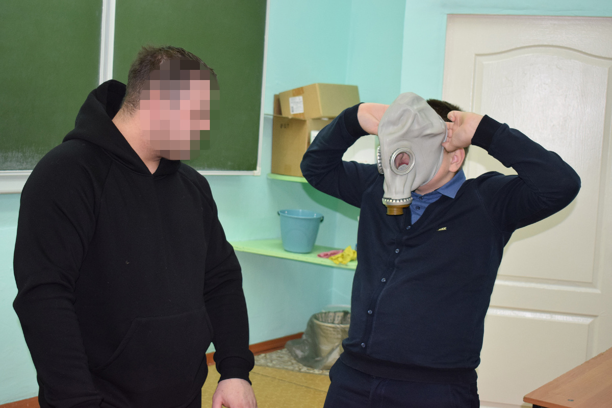 В Агинской школе №1 Дмитрий провел Урок мужества