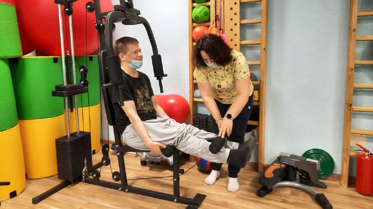 В центре «Гармония» для реабилитации клиентов с заболеваниями опорно-двигательной системы используют целый комплекс лечебно-восстановительных тренажеров. 