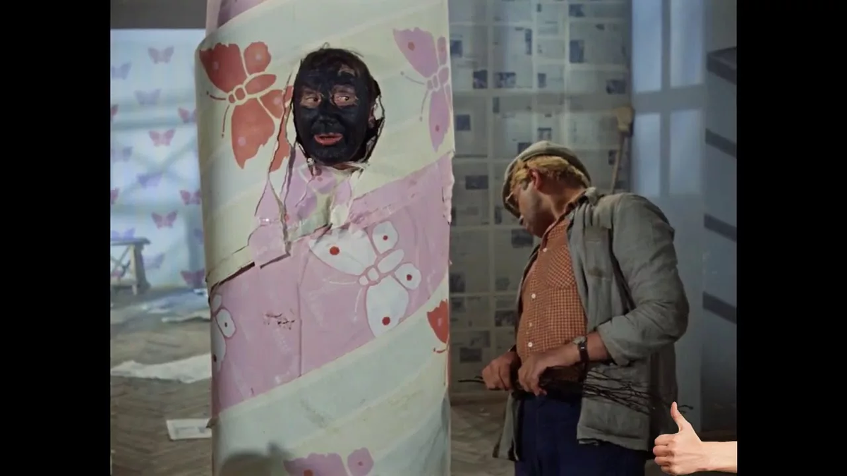 ТГГД (то есть я) устраивает очередную порку Ботинкину. "Тугодум, а может, не надо?" "Надо, Ботинкин! Надо!" Кадр из кинофильма "Операция "Ы". 