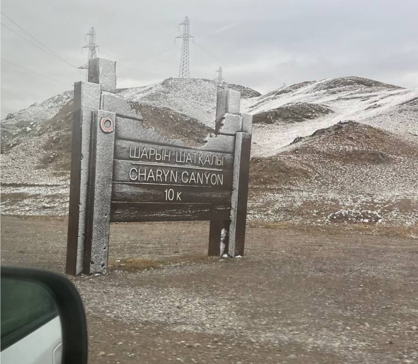 Здесь и далее листаем карусели классных фотографий и понимаем, что ни одно фото не передаст полностью всей красоты, в реальности всё гораздо круче!