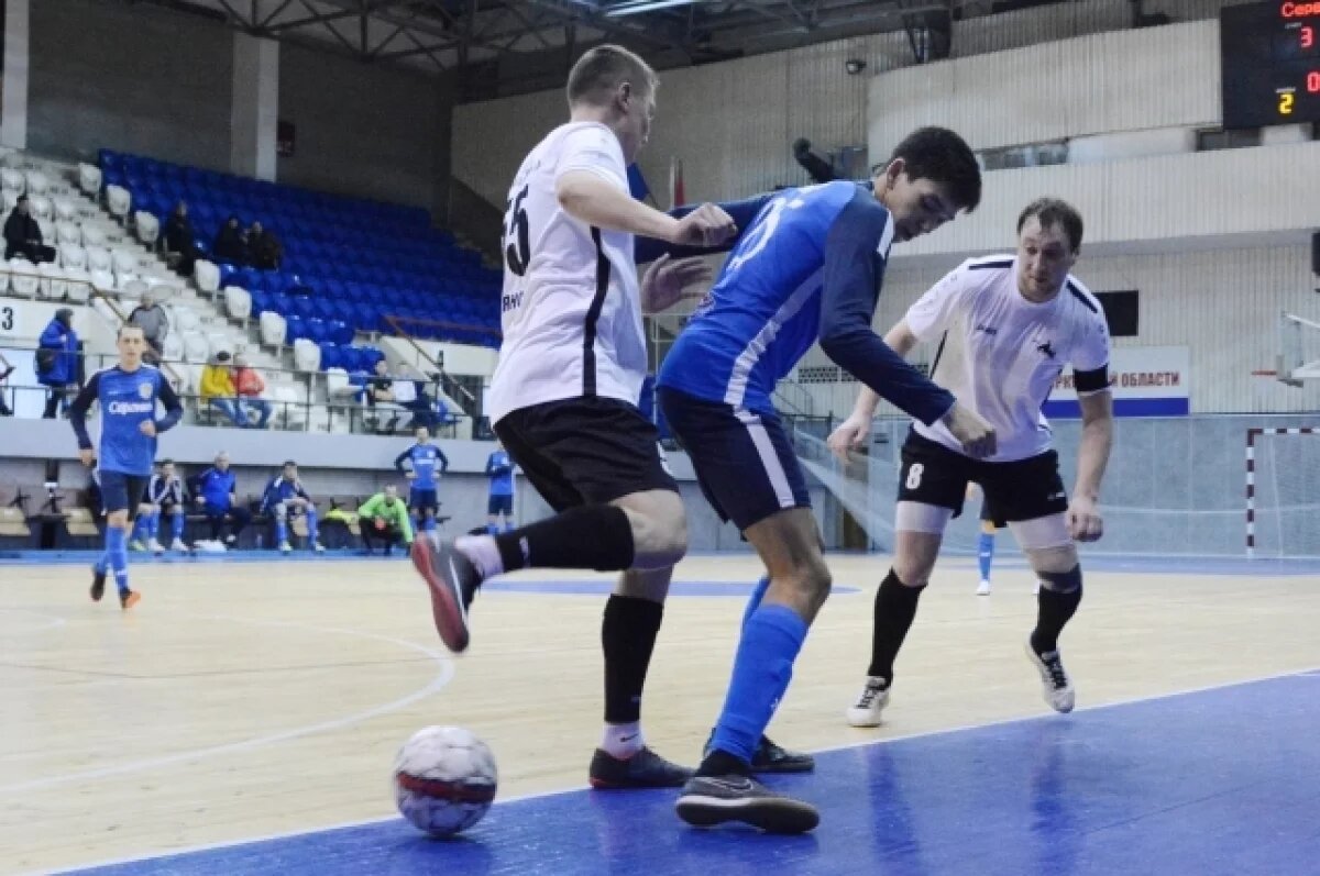    В Новом Уренгое на треть готова крупнейшая арена для мини-футбола в округе