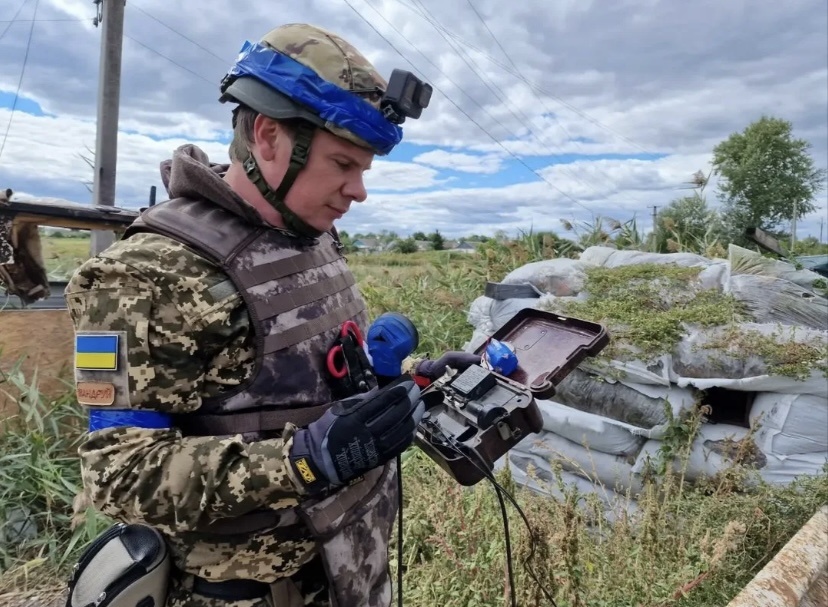 Дмитрий Комаров в зоне боевых действий