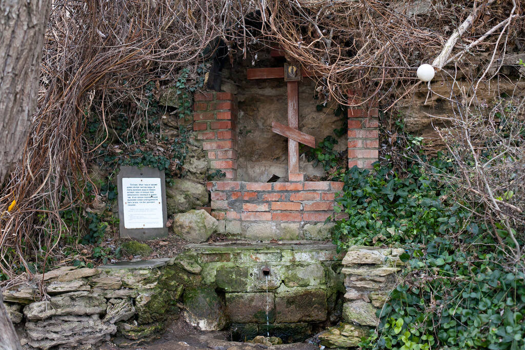 Источник в Капканах. Фото: Руслан Керчь 